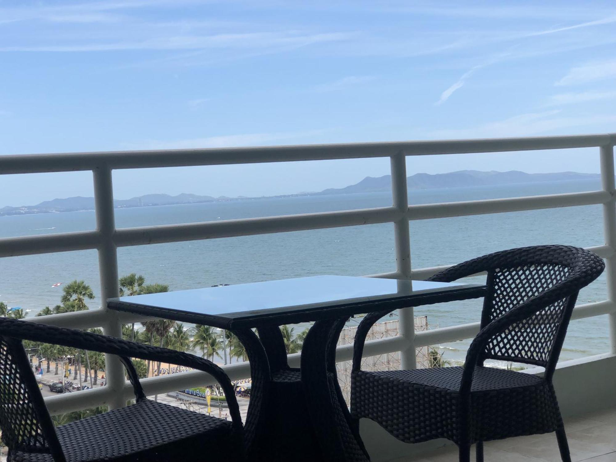 Viewtalay Beachfront By Nd Pattaya Exterior foto