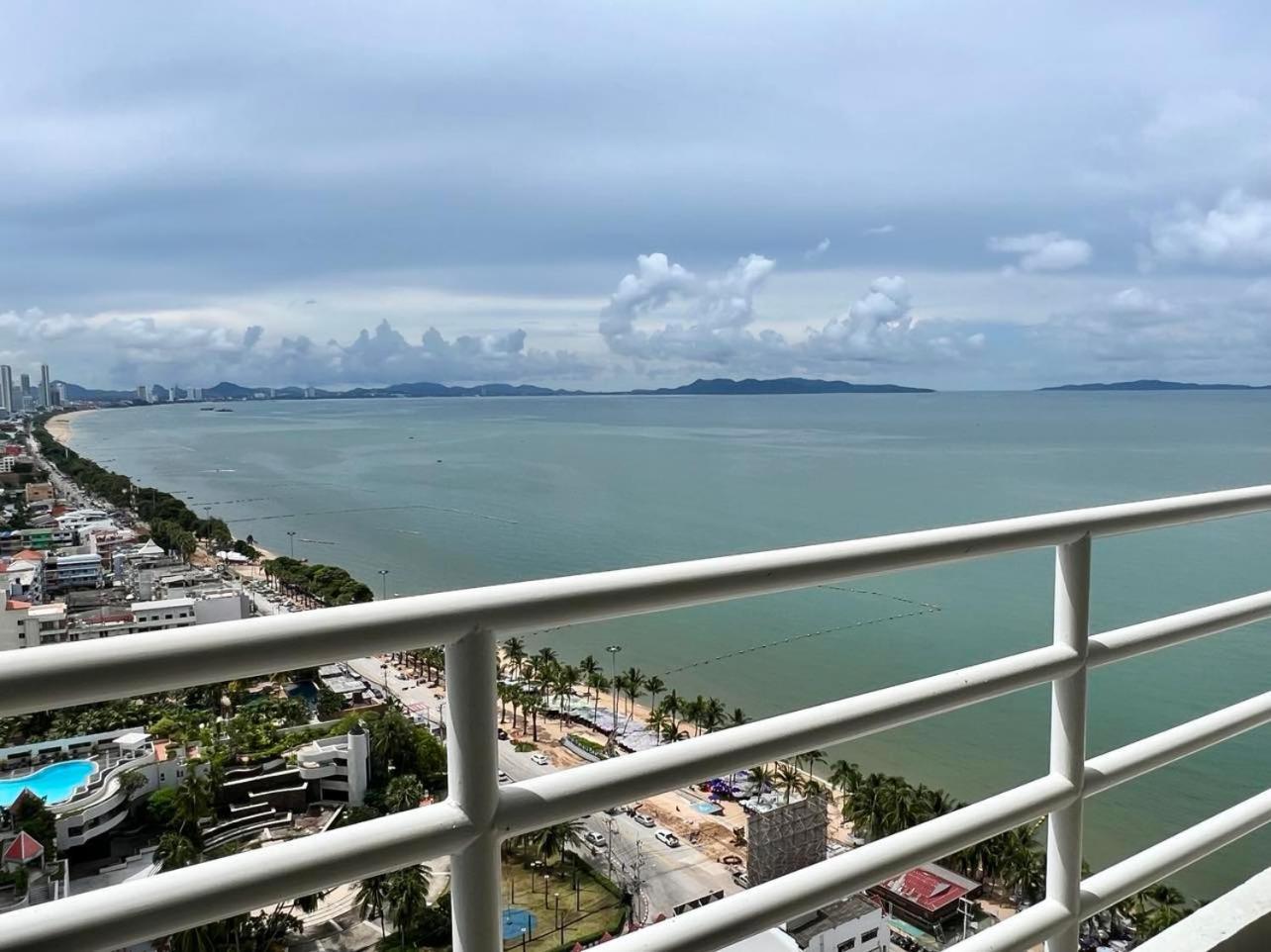 Viewtalay Beachfront By Nd Pattaya Exterior foto